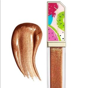 New Too faced comfort lip glaze in yummy rummy